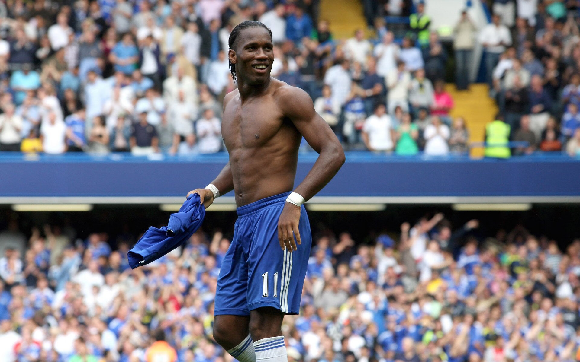 九游娱乐(jiuyou)官网-恩多耶-布鲁阿尔精准转身成制胜关键，恩布鲁庞